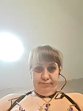 AvaLloyd online show from March 16, 2026, 3:34 am