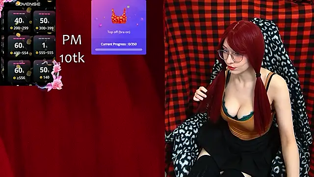 ElliMoor online show from November 6, 2025, 8:04 am