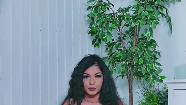 EmilyColle  online show from December 13, 2025, 7:53 pm