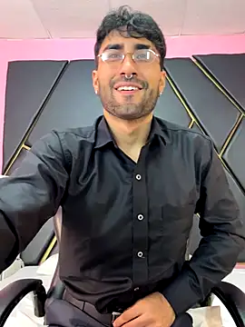 MilanZaire online show from October 12, 2025, 12:31 am