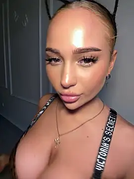 CardiSweetBaby online show from September 21, 2025, 4:30 pm