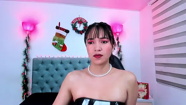 Snapshot of lina_bedoya_ chatting on December 6, 2024, 11:44 am lina bedoya online show from December 6, 2024, 11:44 am