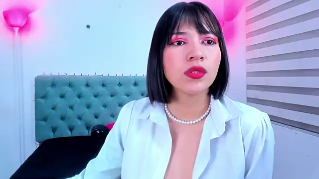 Snapshot of lina_bedoya_ chatting on January 13, 2025, 11:52 am lina bedoya online show from January 13, 2025, 11:52 am