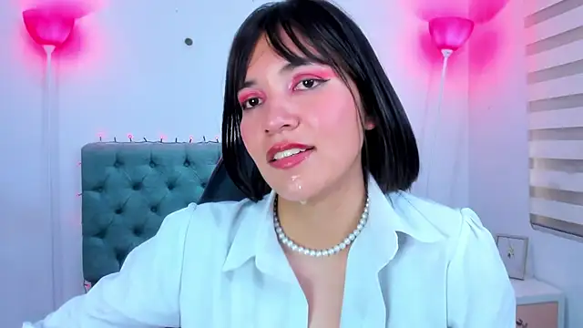 Snapshot of lina_bedoya_ chatting on January 13, 2025, 5:55 pm lina bedoya online show from January 13, 2025, 5:55 pm