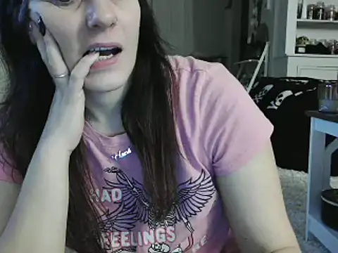 Snapshot of CrystalLakeXO chatting on December 15, 2024, 9:56 am CrystalLakeXO online show from December 15, 2024, 9:56 am
