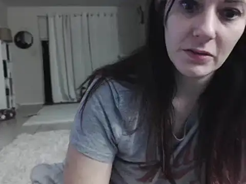 Snapshot of CrystalLakeXO chatting on December 21, 2024, 9:33 am CrystalLakeXO online show from December 21, 2024, 9:33 am