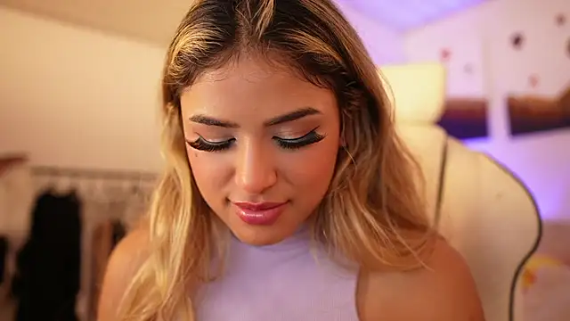 SaraParisi online show from January 11, 2025, 3:23 am