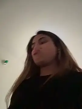 SaraParisi online show from January 14, 2026, 11:09 pm