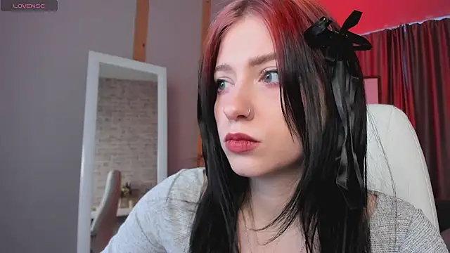 Snapshot of arielabradberry chatting on December 12, 2024, 11:40 am arielabradberry online show from December 12, 2024, 11:40 am