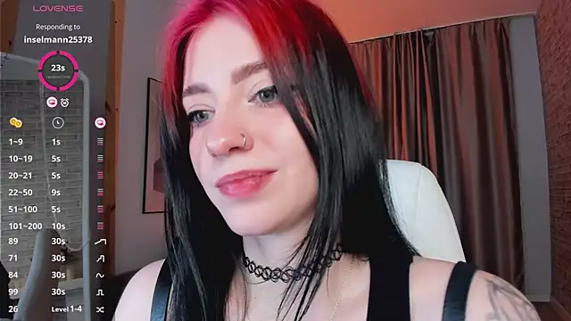 Snapshot of arielabradberry chatting on December 27, 2024, 5:37 pm arielabradberry online show from December 27, 2024, 5:37 pm