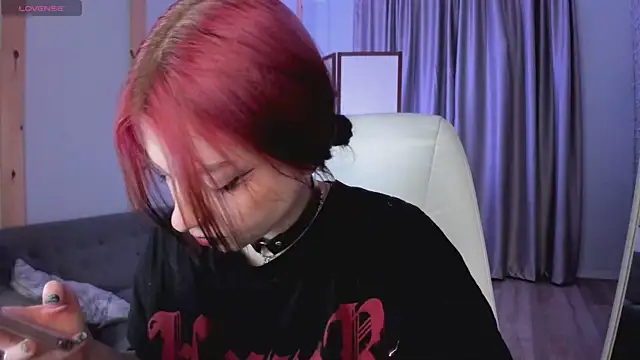 Snapshot of arielabradberry chatting on March 13, 2025, 3:50 pm arielabradberry online show from March 13, 2025, 3:50 pm