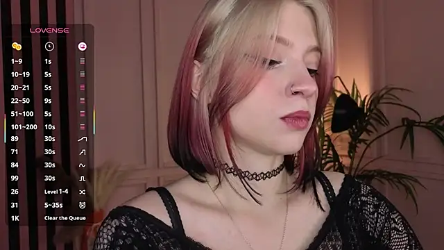 arielabradberry online show from November 19, 2025, 1:44 pm