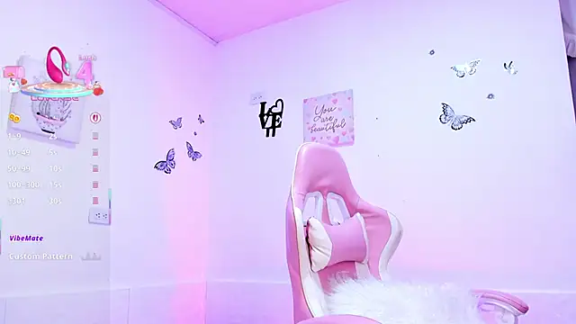 Snapshot of Alice_0120 chatting on October 8, 2025, 4:32 am Alice 0120 online show from October 8, 2025, 4:32 am