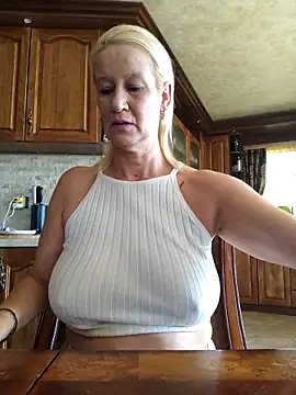 Snapshot of Lotus-blume1 chatting on September 18, 2025, 8:16 am Lotus-blume1 online show from September 18, 2025, 8:16 am