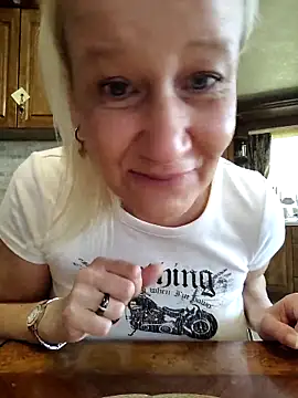 Snapshot of Lotus-blume1 chatting on October 7, 2025, 8:33 am Lotus-blume1 online show from October 7, 2025, 8:33 am