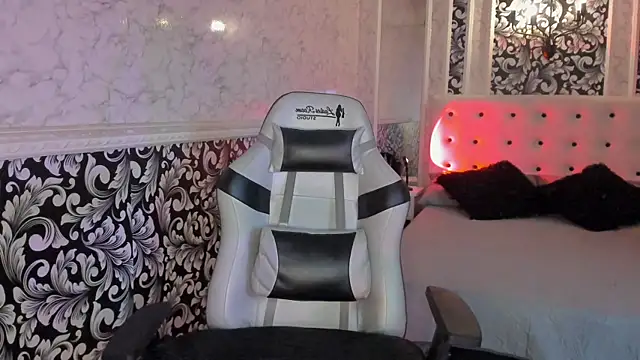 Foxy Slave online show from March 8, 2025, 7:20 pm