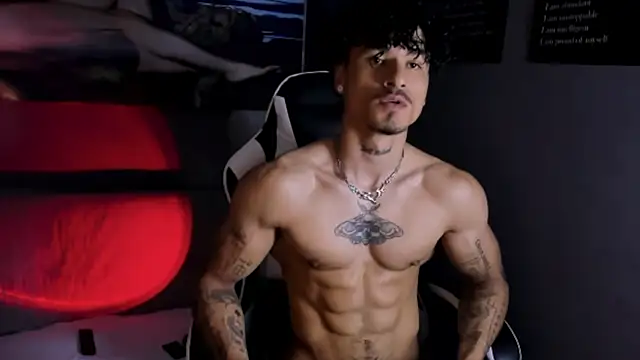 Thomas Fit1 online show from April 17, 2026, 1:52 am