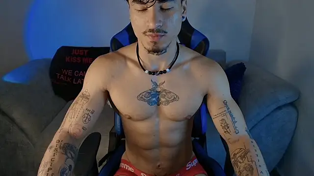 Snapshot of Thomas_Fit1 chatting on July 17, 2026, 12:34 pm Thomas Fit1 online show from July 17, 2026, 12:34 pm