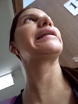 AnthonelaDuque online show from October 6, 2025, 11:40 am