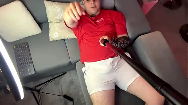 Snapshot of odin_blake chatting on October 21, 2025, 2:45 am odin blake online show from October 21, 2025, 2:45 am