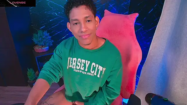 Snapshot of Palo_santo chatting on October 13, 2025, 8:14 am Palo santo online show from October 13, 2025, 8:14 am