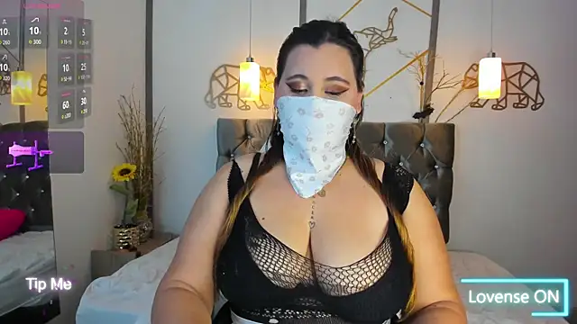 Snapshot of SalmaZaman chatting on October 12, 2025, 9:14 pm SalmaZaman online show from October 12, 2025, 9:14 pm