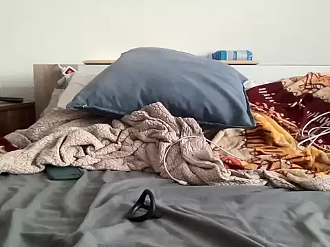 jakle8inch online show from November 6, 2025, 6:03 am