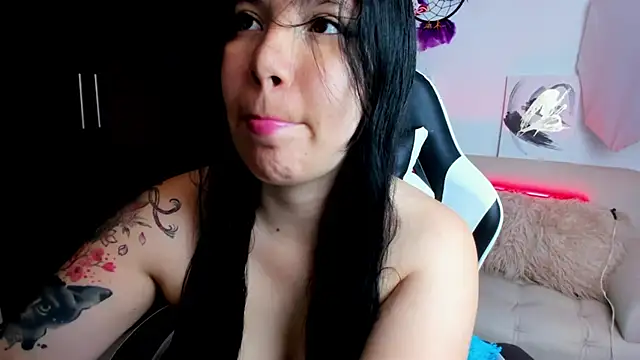 AilynRed online show from November 29, 2025, 8:12 pm