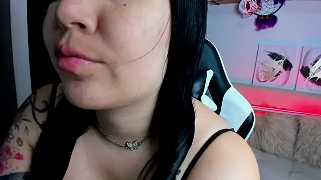 AilynRed online show from January 11, 2026, 1:32 am