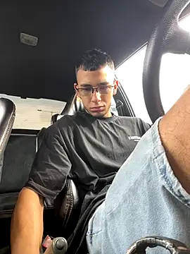 Snapshot of SymonPrince chatting on October 6, 2025, 12:57 pm SymonPrince online show from October 6, 2025, 12:57 pm