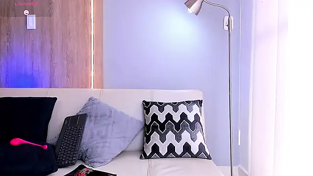 Snapshot of SymonPrince chatting on November 30, 2025, 6:12 pm SymonPrince online show from November 30, 2025, 6:12 pm