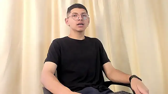 a lejandro 0 8 online show from January 18, 2025, 2:44 pm