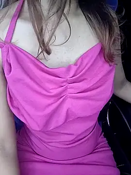 Snapshot of Leeeezzzz_roy chatting on October 18, 2025, 2:47 am Leeeezzzz roy online show from October 18, 2025, 2:47 am