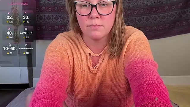 Snapshot of GlitterKitty108 chatting on October 4, 2025, 1:31 pm GlitterKitty108 online show from October 4, 2025, 1:31 pm