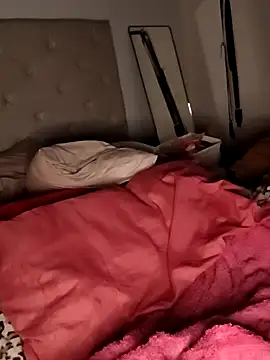 Snapshot of ConeNella chatting on November 4, 2025, 1:48 am ConeNella online show from November 4, 2025, 1:48 am