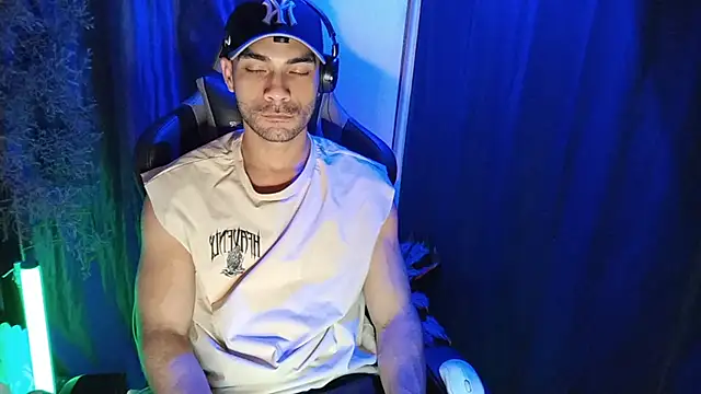 sexyboycolombi4 online show from March 15, 2025, 5:41 am