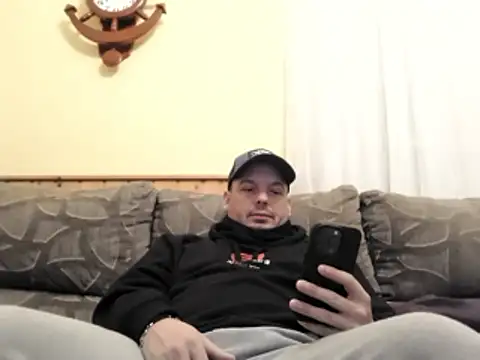 Jose HotLatino online show from January 17, 2026, 4:33 pm