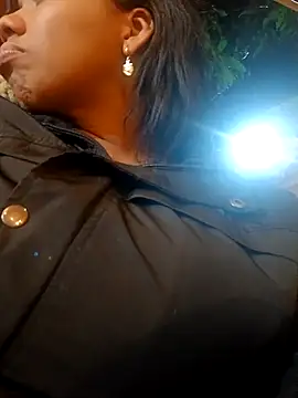 lia mariana online show from April 3, 2026, 3:15 am