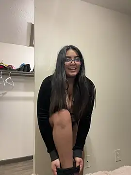 Snapshot of YaYa_Thickkii chatting on January 4, 2025, 4:55 am YaYa Thickkii online show from January 4, 2025, 4:55 am