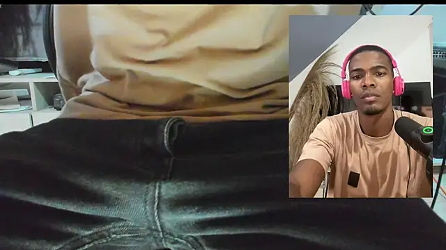 Snapshot of Lonelyfetishguy chatting on June 23, 2026, 5:55 pm Lonelyfetishguy online show from June 23, 2026, 5:55 pm
