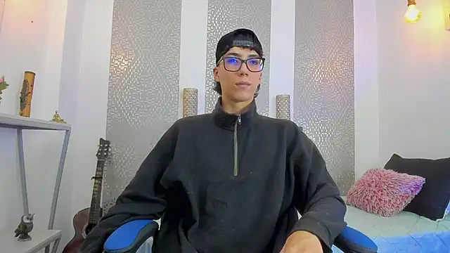 Snapshot of Nikolay_Gregori chatting on March 18, 2025, 10:14 am Nikolay Gregori online show from March 18, 2025, 10:14 am