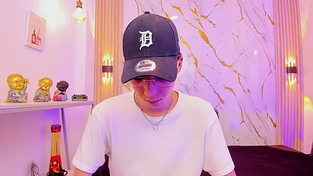 Nikolay Gregori online show from February 24, 2026, 4:43 am