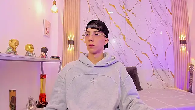 Nikolay Gregori online show from April 2, 2026, 4:21 am