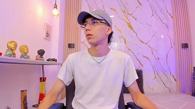 Nikolay Gregori online show from April 16, 2026, 4:13 am