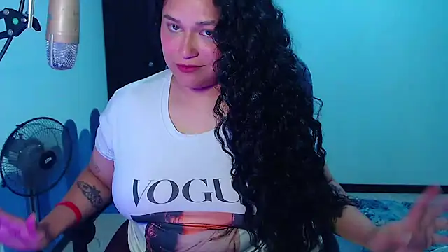 Snapshot of Luciernaga18 chatting on October 8, 2025, 1:58 am Luciernaga18 online show from October 8, 2025, 1:58 am