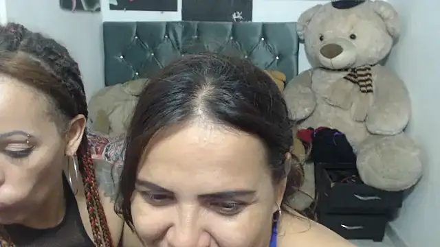 manzanahot9 online show from February 4, 2025, 10:02 pm