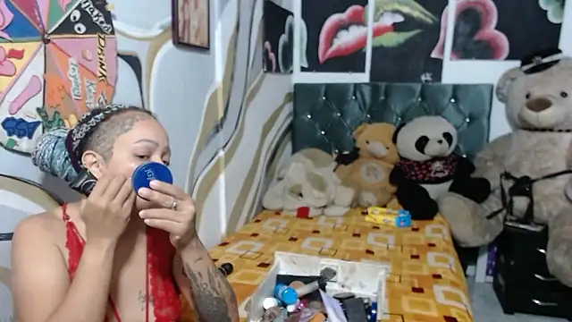 Snapshot of manzanahot9 chatting on November 16, 2025, 10:32 am manzanahot9 online show from November 16, 2025, 10:32 am