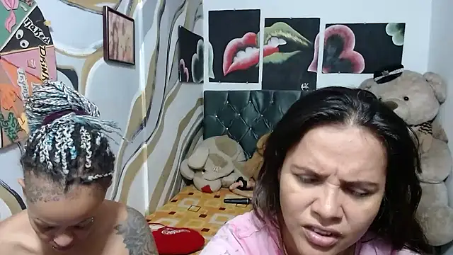 Snapshot of manzanahot9 chatting on November 17, 2025, 5:41 pm manzanahot9 online show from November 17, 2025, 5:41 pm