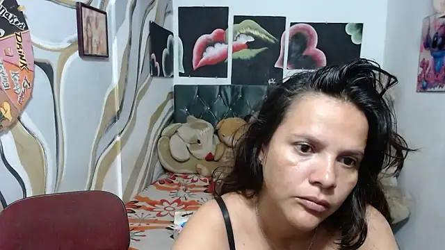 Snapshot of manzanahot9 chatting on February 17, 2026, 8:33 am manzanahot9 online show from February 17, 2026, 8:33 am