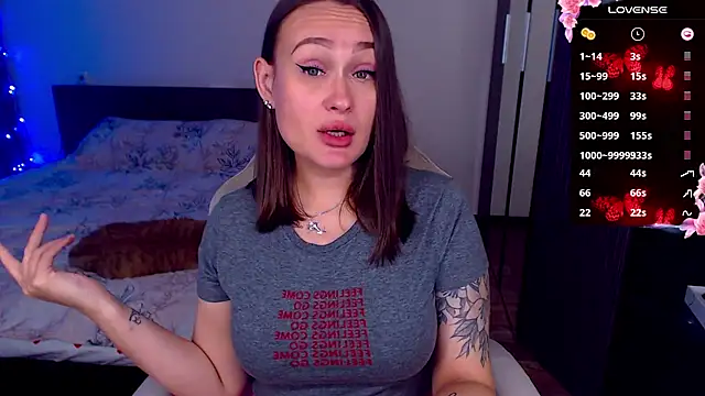 Snapshot of Cutie-Melanie chatting on October 25, 2025, 7:08 pm Cutie-Melanie online show from October 25, 2025, 7:08 pm